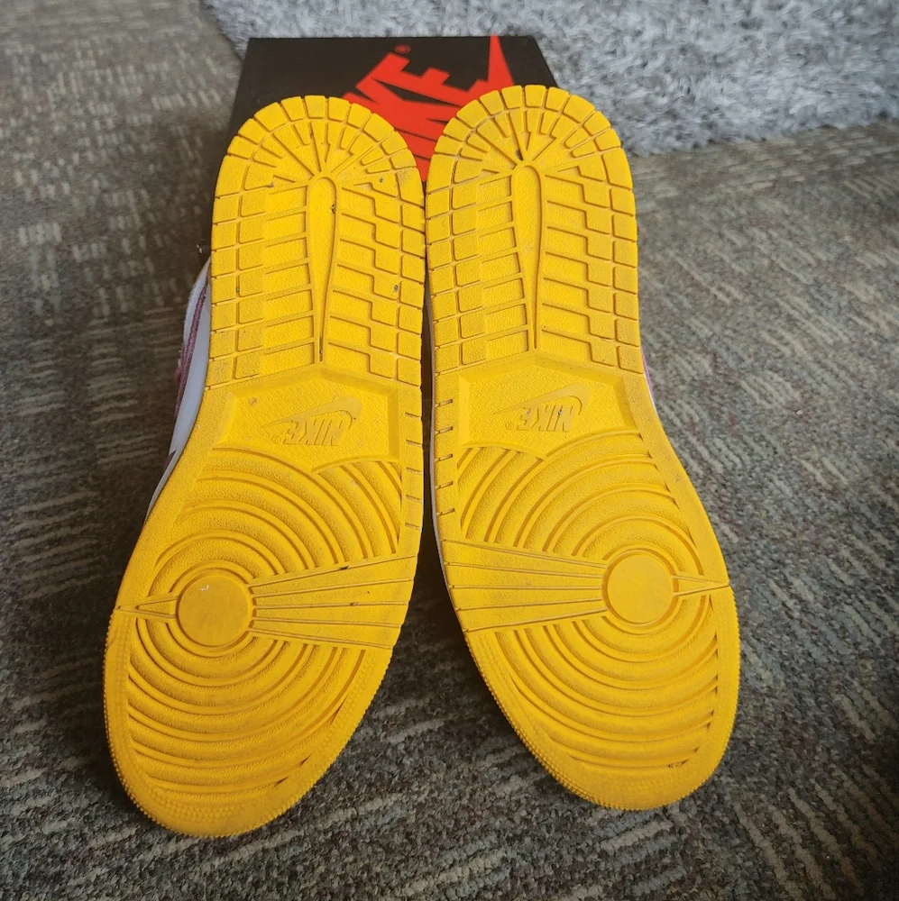 Jordan 1 High OG Brotherhood (GS) - Picture 5 of 8